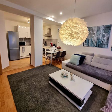 Apartment Banska - City Centre & Private Parking Банска бистрица Екстериор снимка