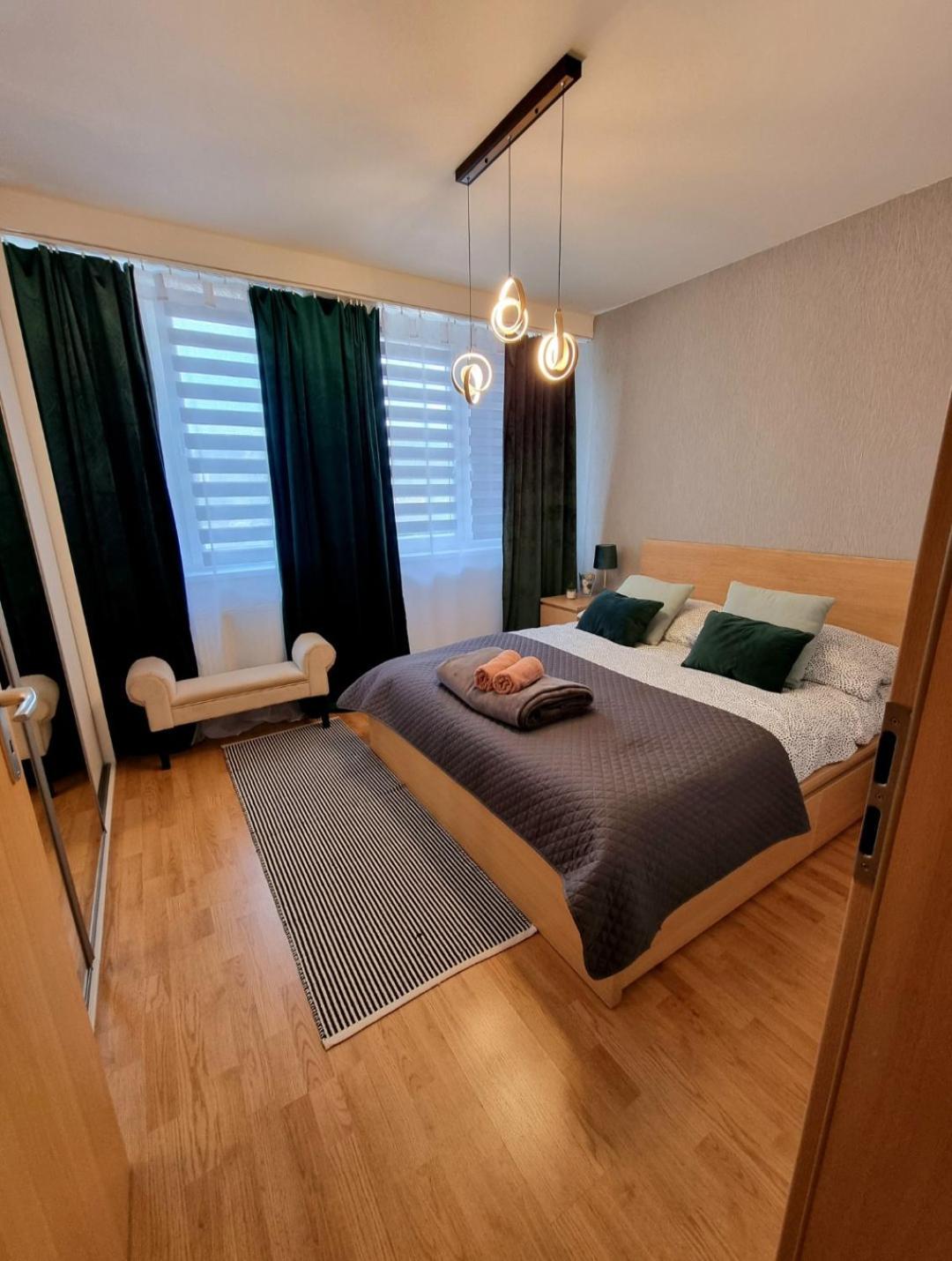 Apartment Banska - City Centre & Private Parking Банска бистрица Екстериор снимка